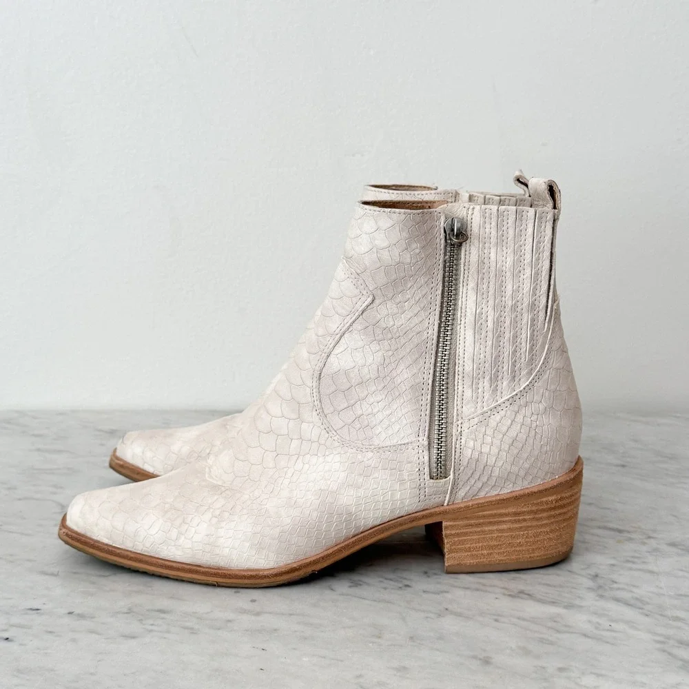 Donald Pliner Marisol Western Snakeskin Ankle Boot‎ 8M Cream Leather Pointed Toe